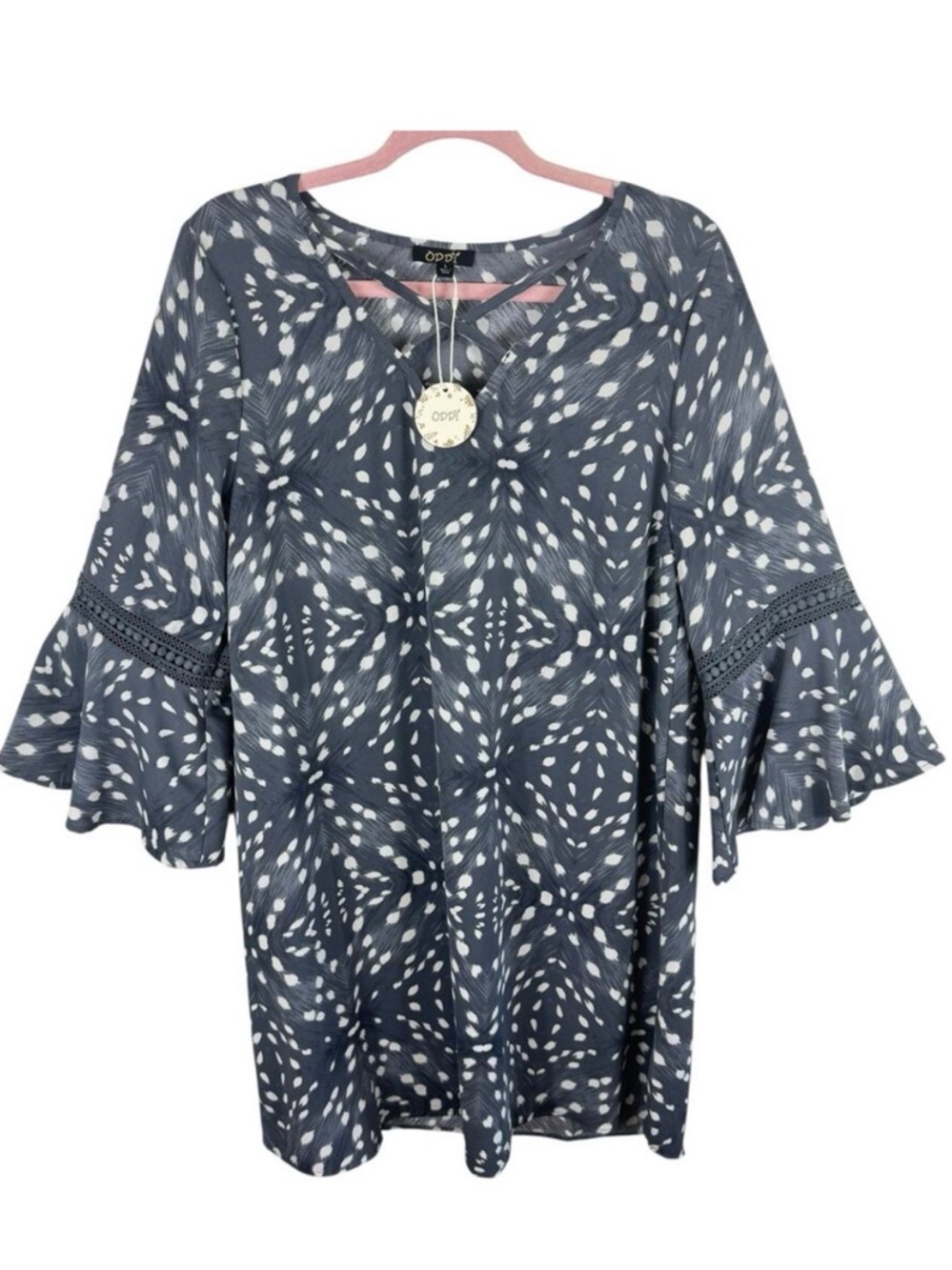 Oddy NWT Boutique Gray White 3/4 Bell Sleeve V-Neck Crochet Shift Dress Size L